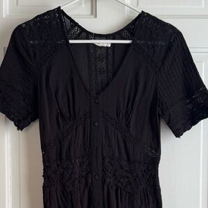Velvet by Graham & Spencer Black Lace short Sleeve Dress